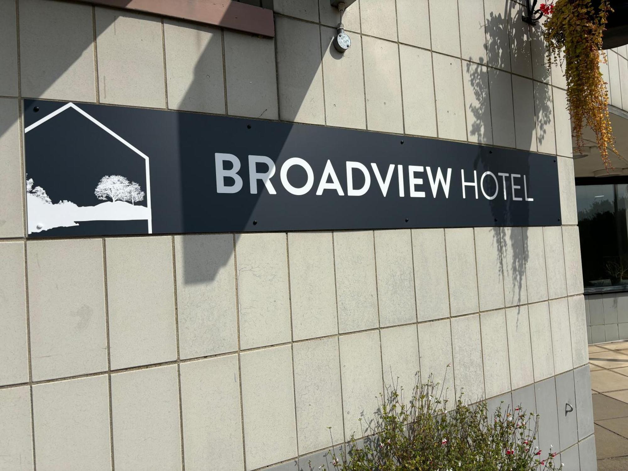 Broadview Hotel NWI Exterior foto